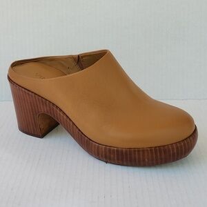 VINCE NAVINA LEATHER CLOG